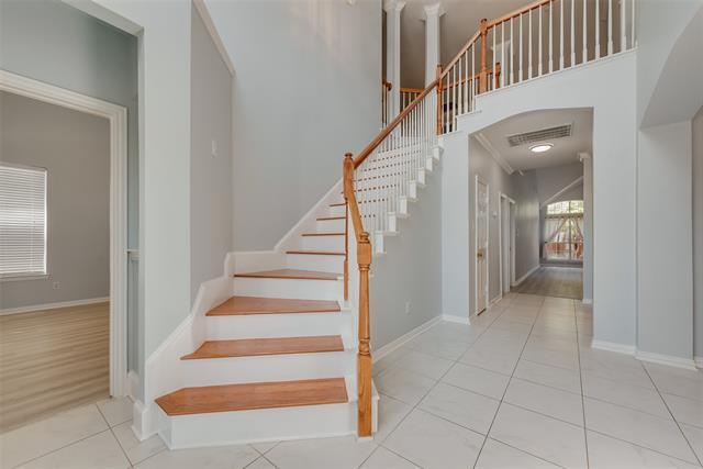 Building Photo - 9013 Crown Point Cir