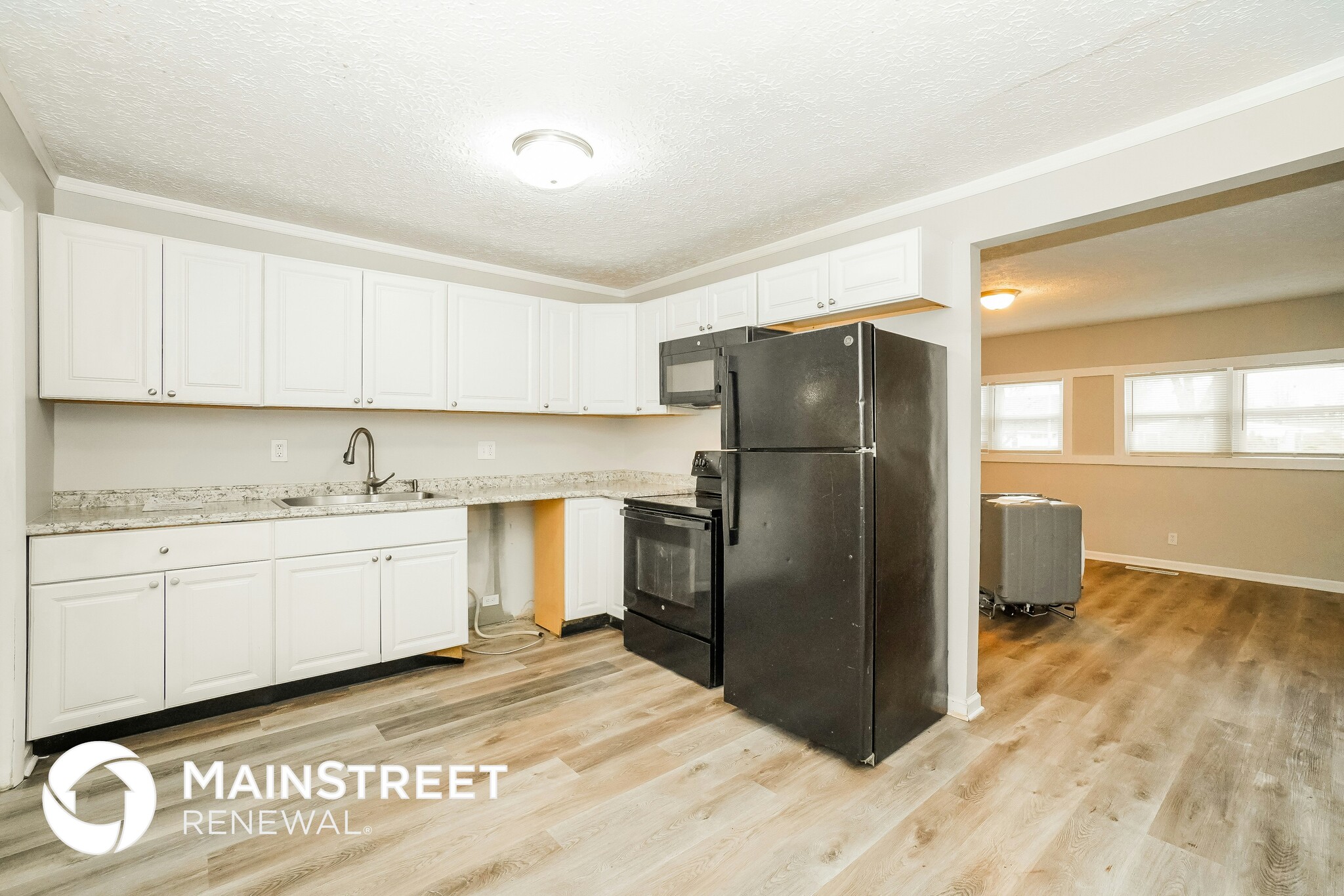 Building Photo - 4728 E Livingston Ave