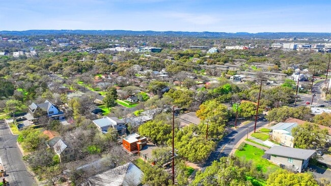 Building Photo - 2418 S 5th St