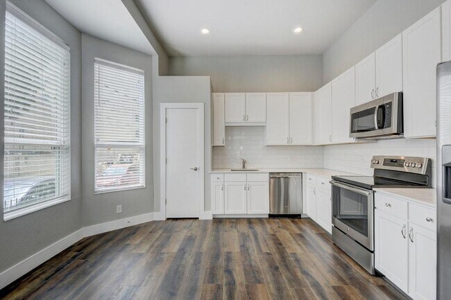 Building Photo - 901 Shoal Cliff Ct