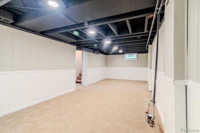 Building Photo - 1517 W Saratoga St