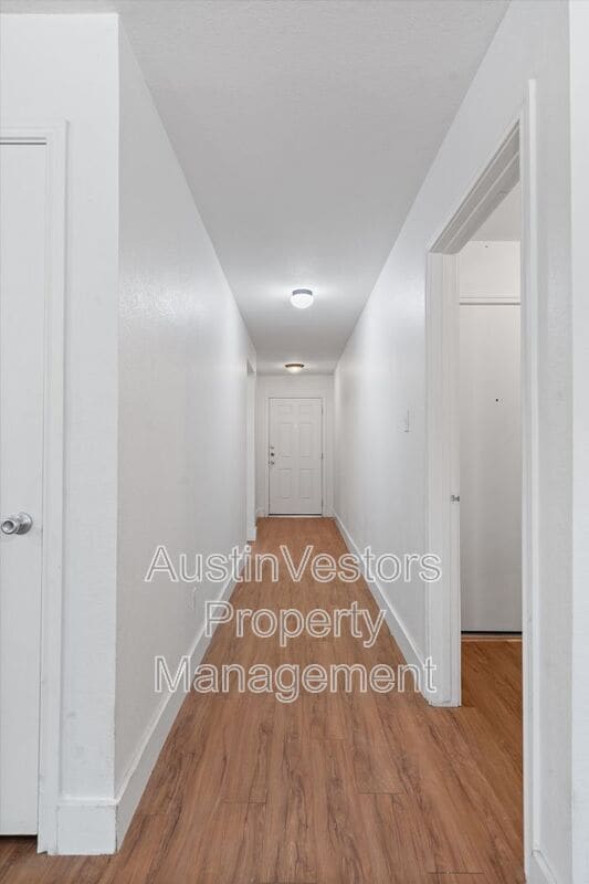 Building Photo - 1015 Glen Meadow Cove