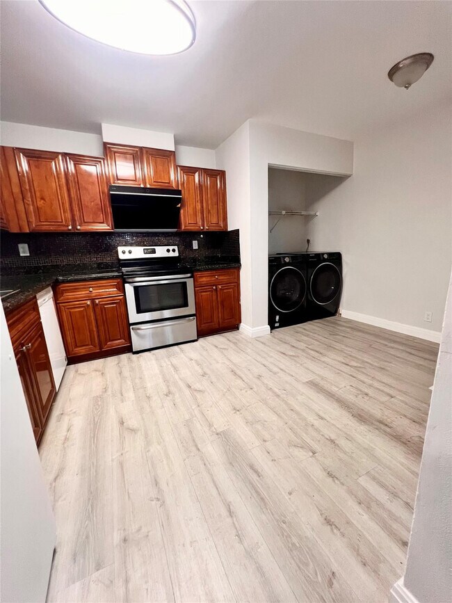 Building Photo - 12269 Royal Palm Blvd