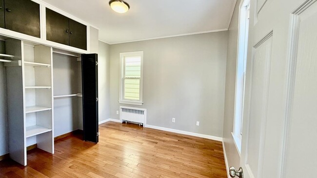 Building Photo - 7106 Cottage Ave