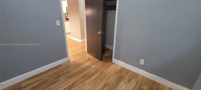 Building Photo - 15110 NE 9th Ct