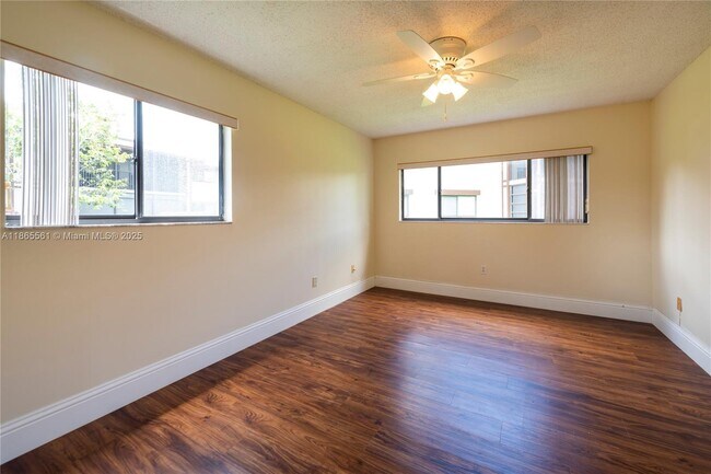 Building Photo - 9522 N Belfort Cir