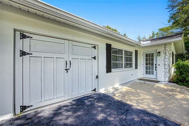 Building Photo - 4459 Flamingo Dr