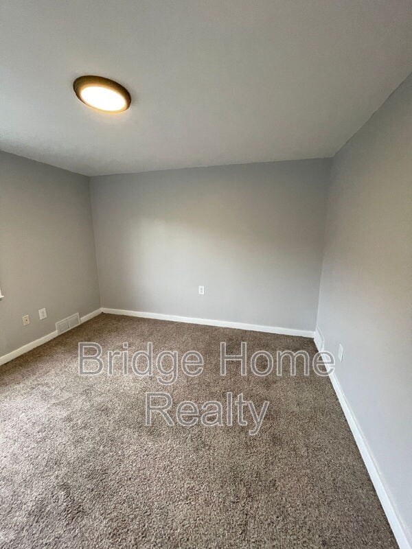 Building Photo - 2404 S 18th St