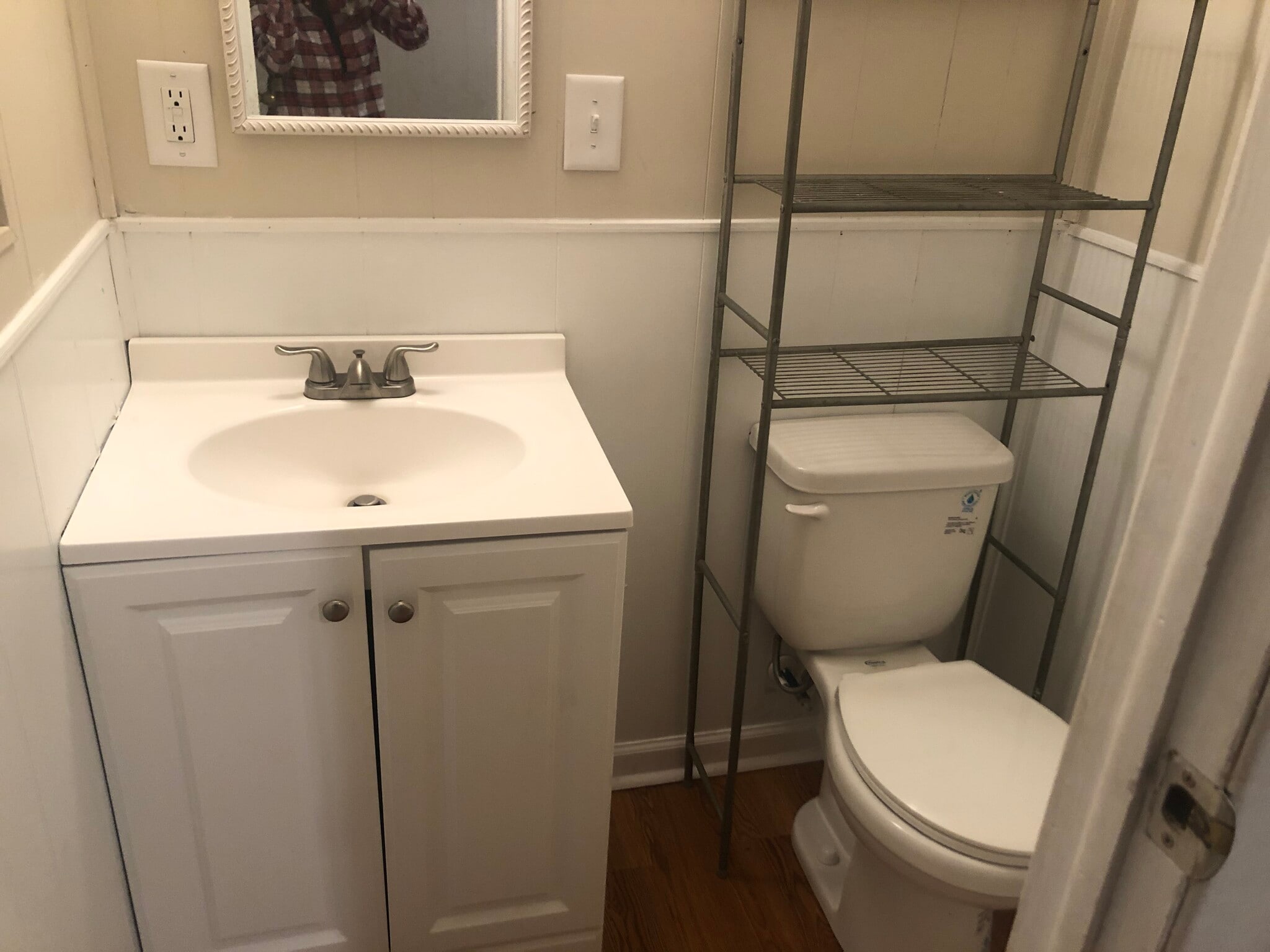 Half Bath - 1001 Moreland Dr