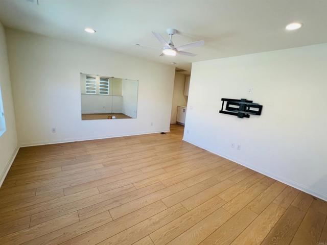 Building Photo - 530 Longmeadow St