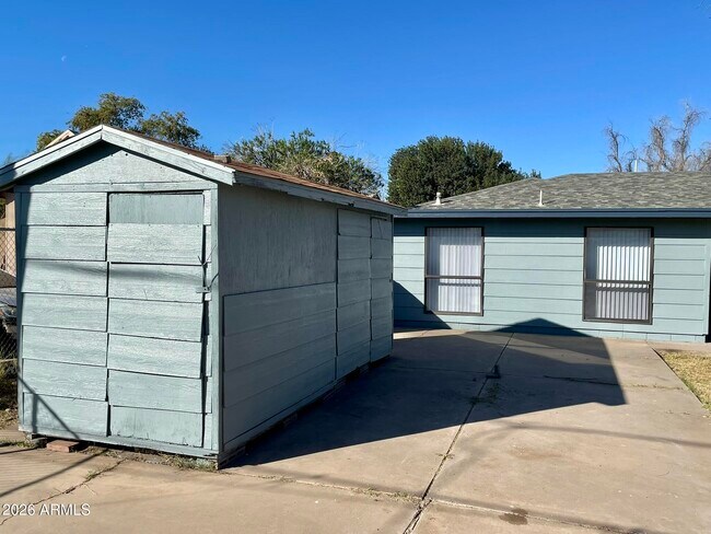 Building Photo - 7519 N 59th Ln