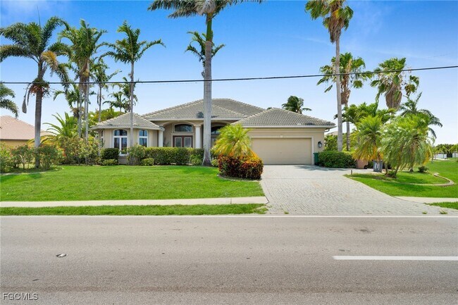 Building Photo - 4009 Chiquita Blvd S