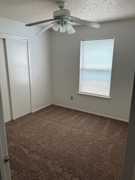 Building Photo - 10258 Aurora Dr