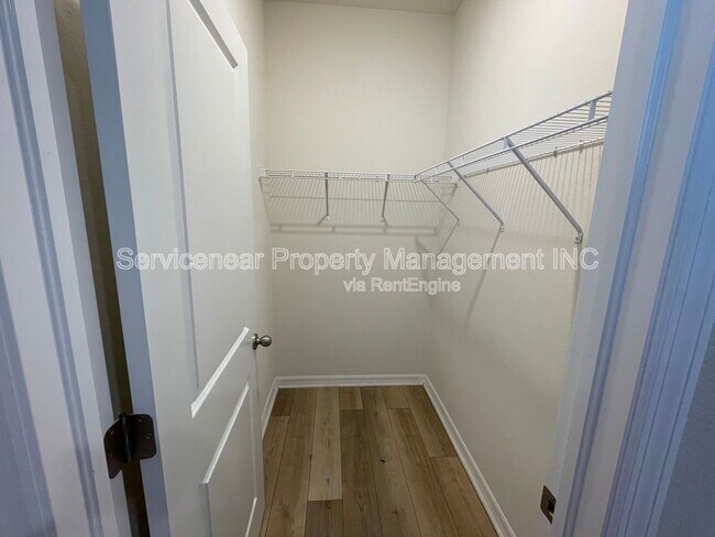 Building Photo - 7844 Stonebrook Cir