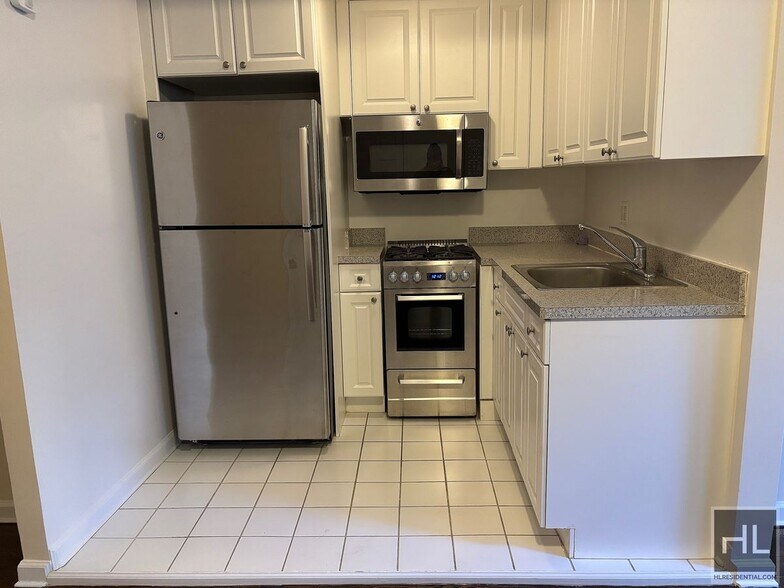 Building Photo - AMSTERDAM AVENUE