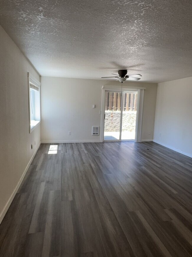 Building Photo - 5403-5413-5413 Compton Ln SE