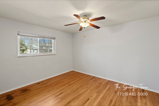 Building Photo - CHARMING 5BD/3BA NEAR FT CARSON - Deposit Waiver Available