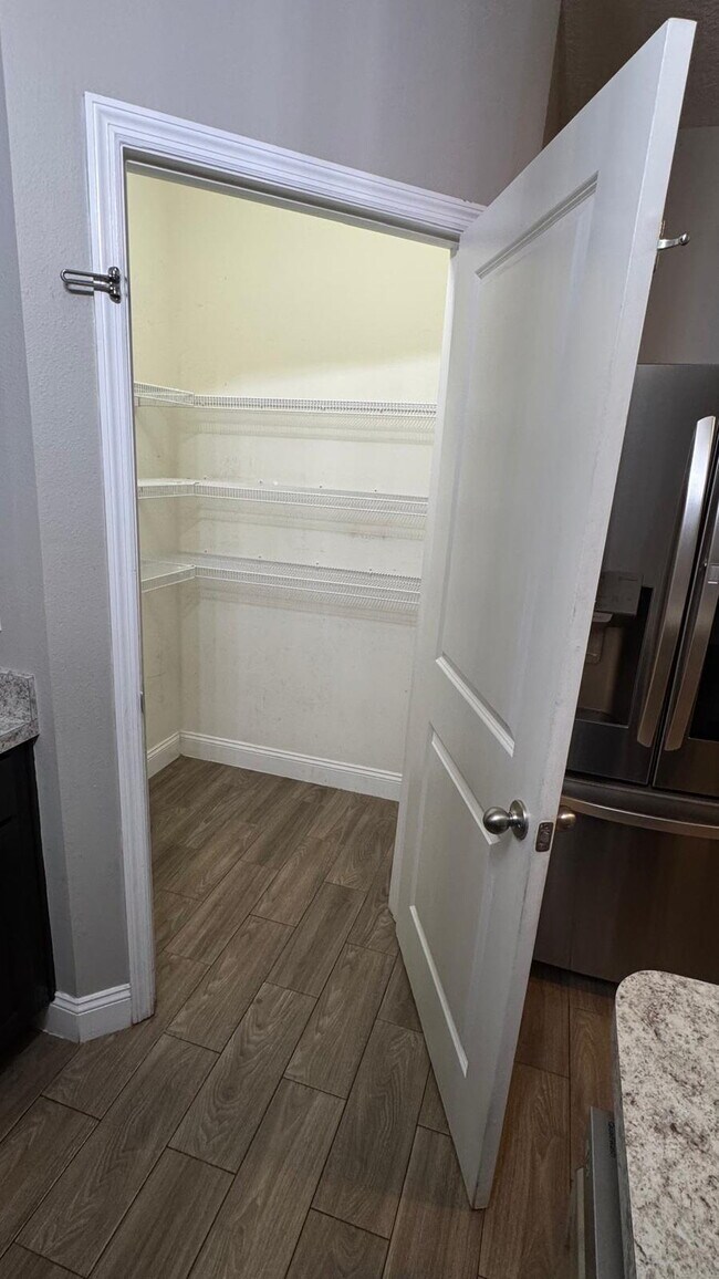 Building Photo - 505 Arbequina Ct