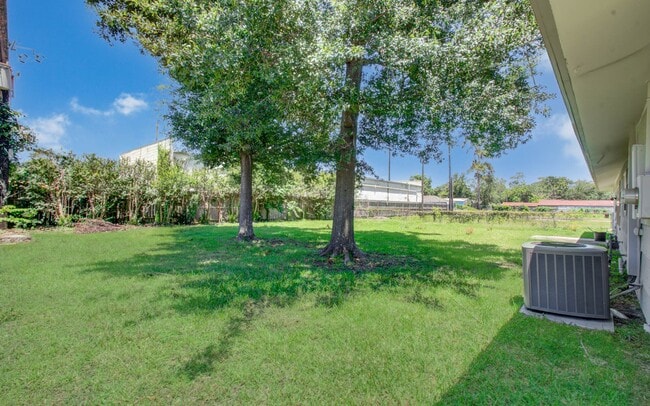 Building Photo - 1417 Longhorn Dr
