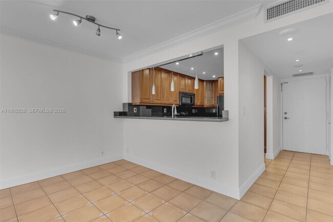 Building Photo - 1901 Brickell Ave