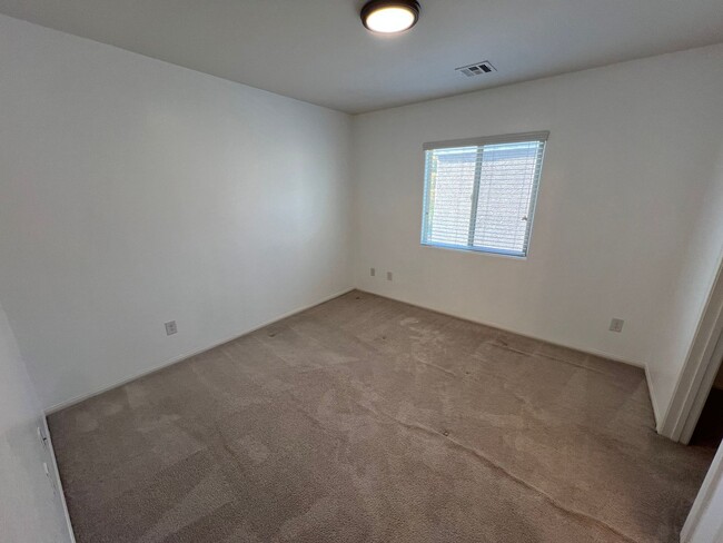 Building Photo - 5693 Point Loma Ct