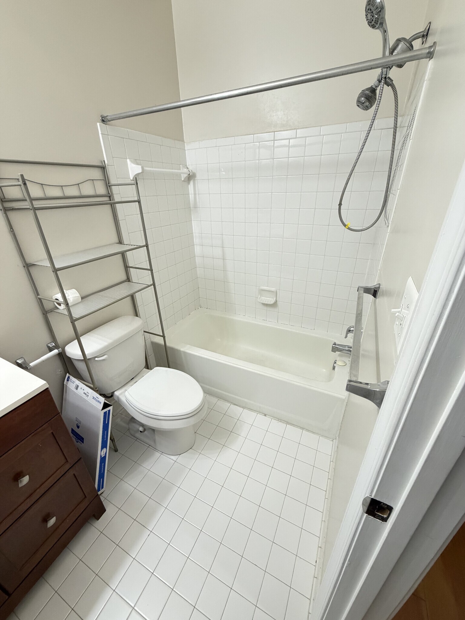 Building Photo - 1501 Fallsgrove Ln