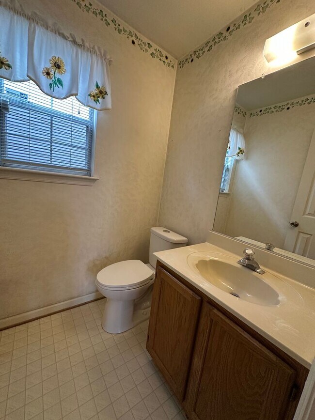 Building Photo - Call or Text Amanda Tate for more informat...