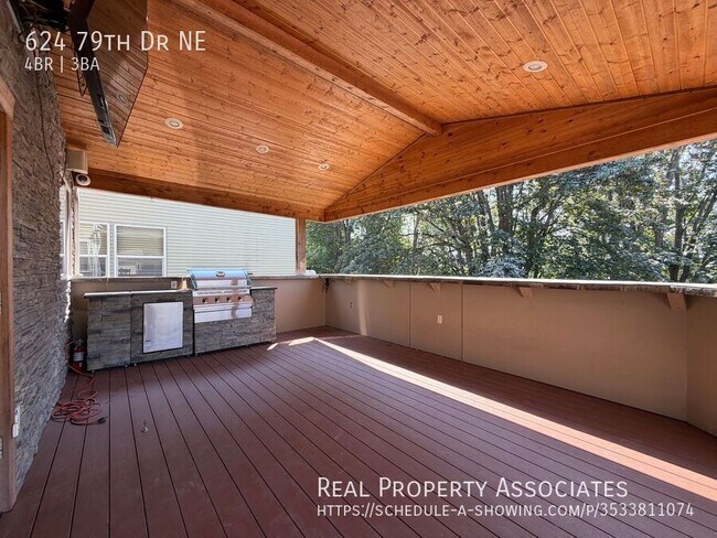 Building Photo - 624 79th Dr NE