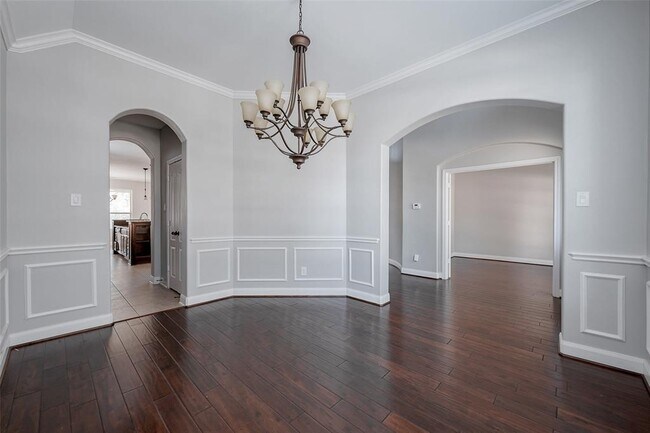 Building Photo - 46 Sandwell Place