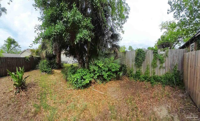 Building Photo - 1018 N F St