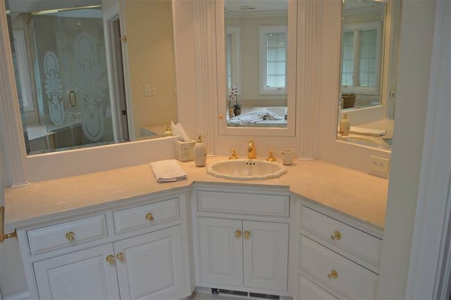 Building Photo - 711 Berkshire Ct