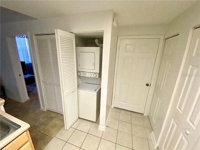 Building Photo - 10831 Windsor Walk Dr