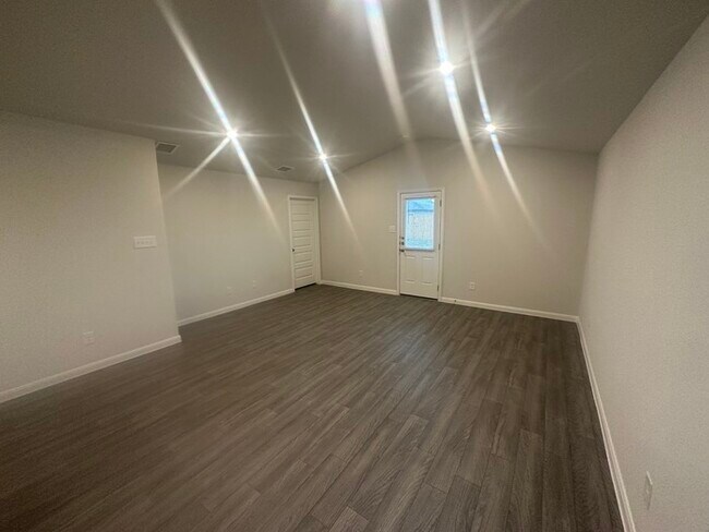 Building Photo - 59 Road 51026 Cleveland TX  77327