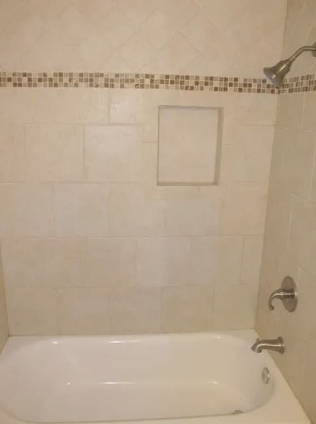 Building Photo - Beautiful 3-Bedroom Ground-Level Condo wit...