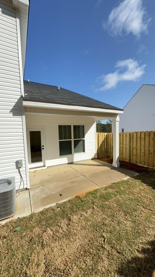 Building Photo - 4390 Taylor Pond Rd