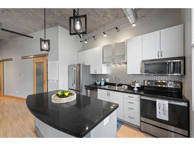 Building Photo - 918 N 3rd St