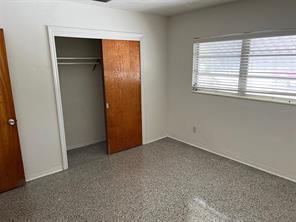 Building Photo - 2353 W Vina Del Mar Blvd