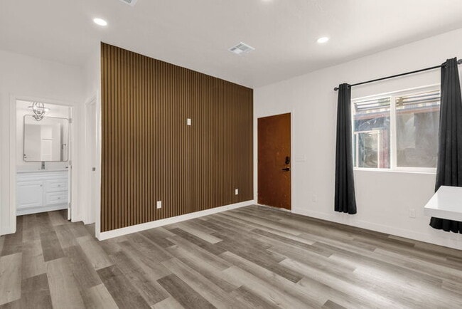 Building Photo - Brand NEW house built this year in Uptown Phx