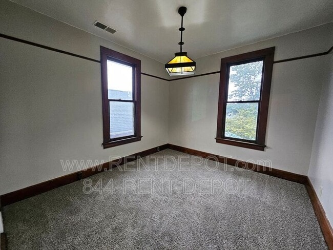 Building Photo - 901 N 2nd Ave