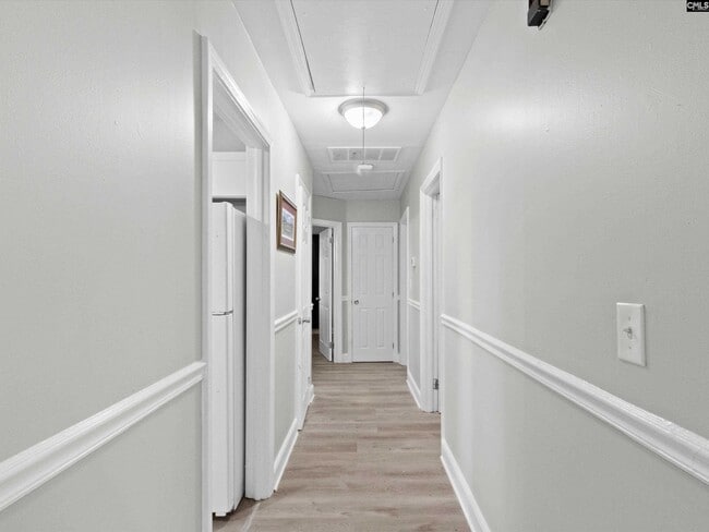 Building Photo - 1342 Karlaney Ave