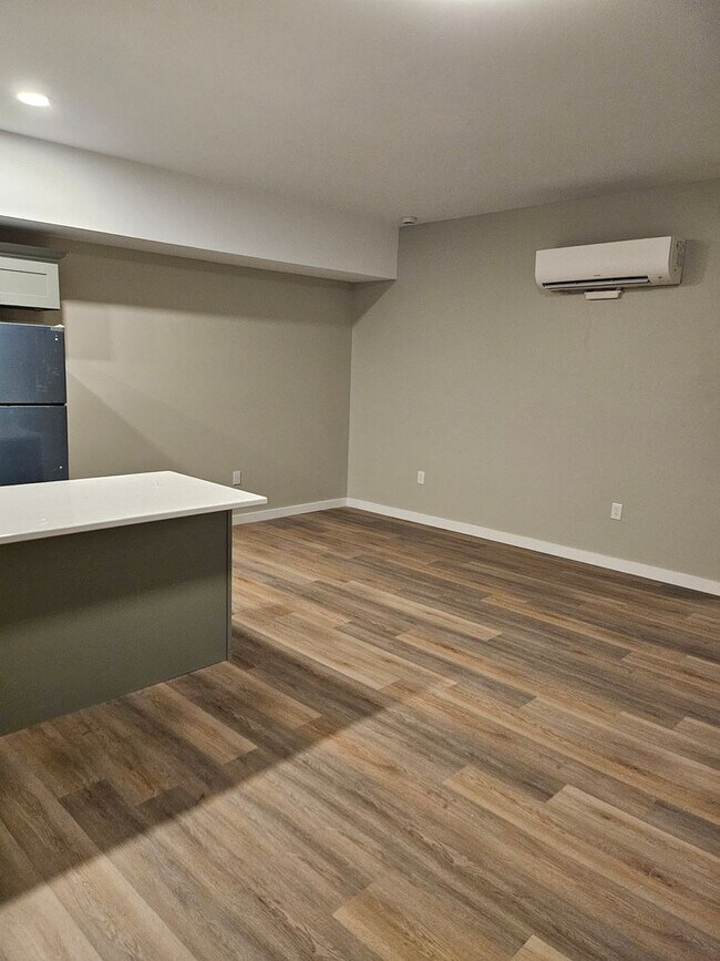 Building Photo - New 2 bed apartment