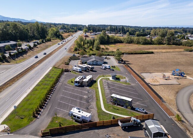 Building Photo - 261131 US-101