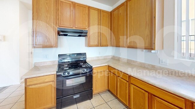 Building Photo - 1351 Burdock Dr S