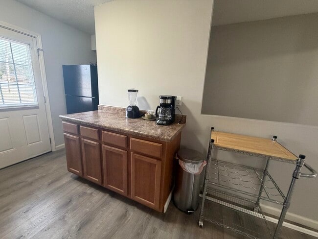 Building Photo - 202 Wheaton Ct