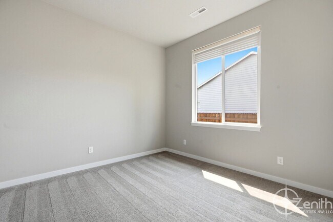 Building Photo - 2225 NE 82nd St