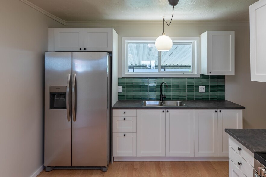 Building Photo - 13 Gilbert St