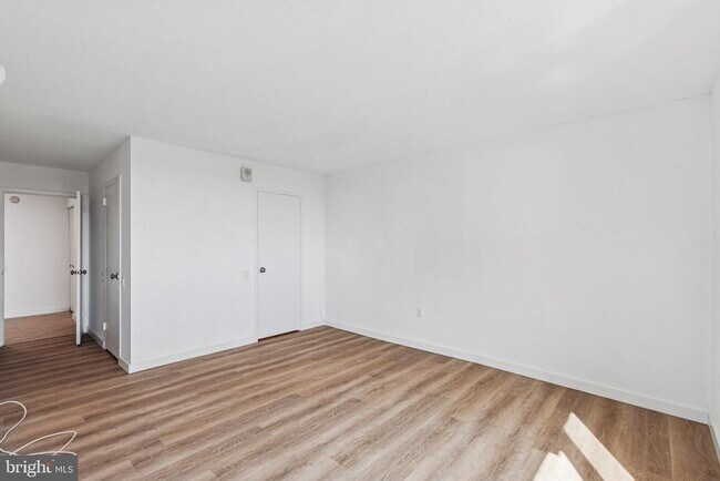 Building Photo - 1420 Locust St