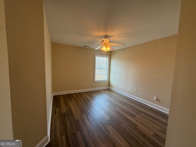 Building Photo - 161 Barfield Way