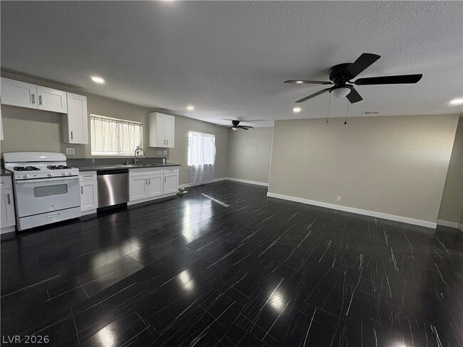 Building Photo - 223 Mojave Ln