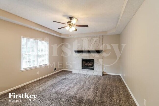 Building Photo - 1580 Summit Point